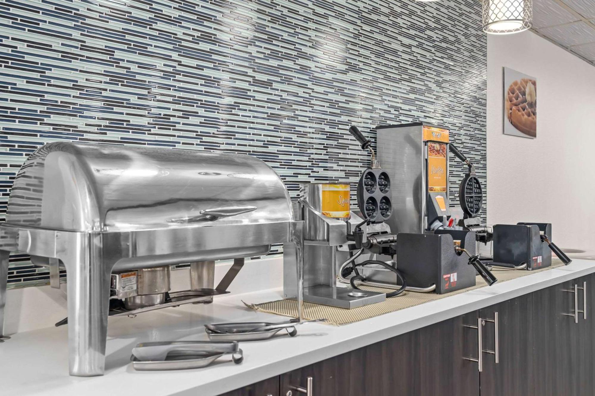 Quality Inn & Suites Mall Of America - Msp Airport Μπλούμινγκτον Εξωτερικό φωτογραφία