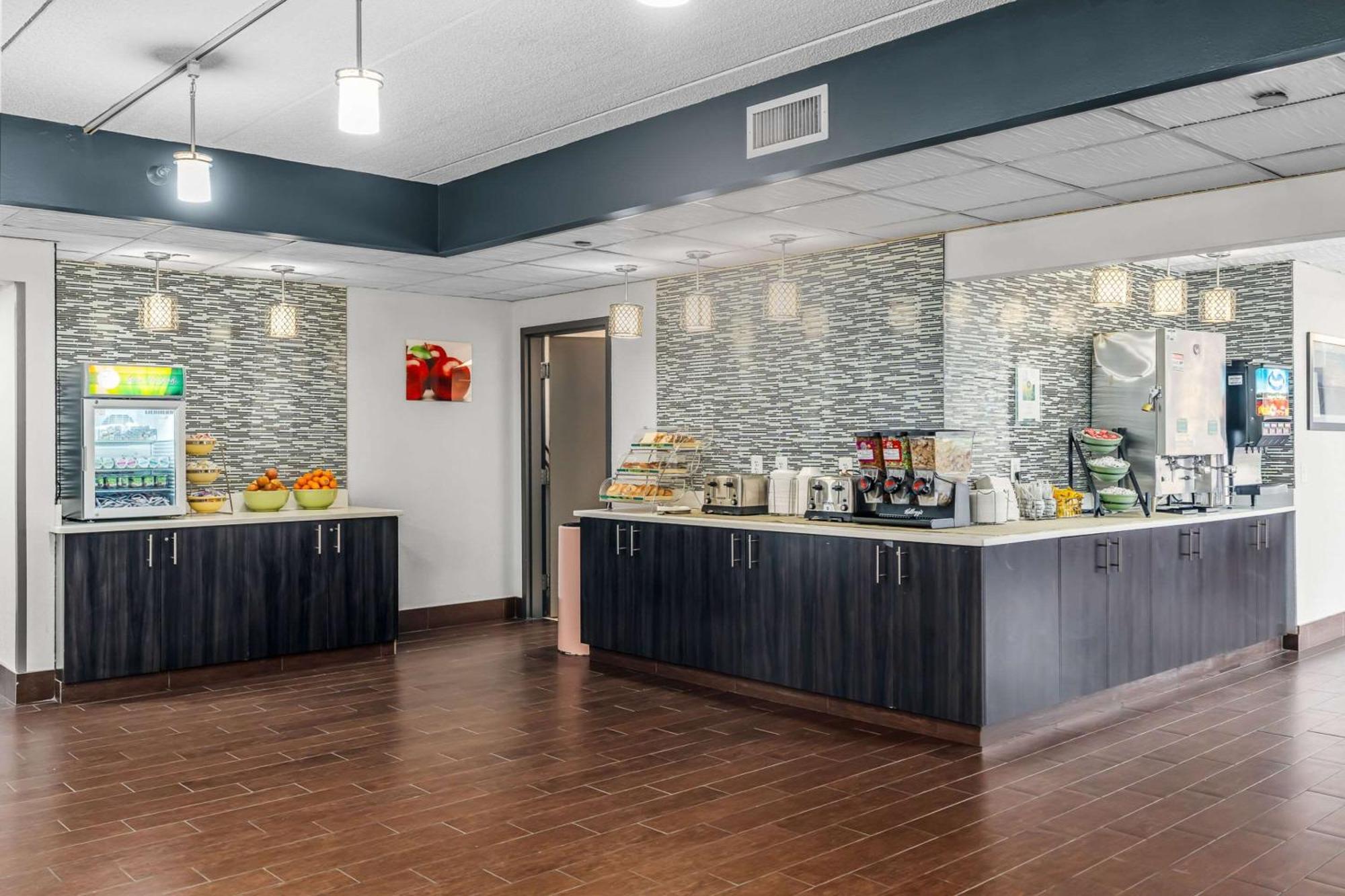 Quality Inn & Suites Mall Of America - Msp Airport Μπλούμινγκτον Εξωτερικό φωτογραφία