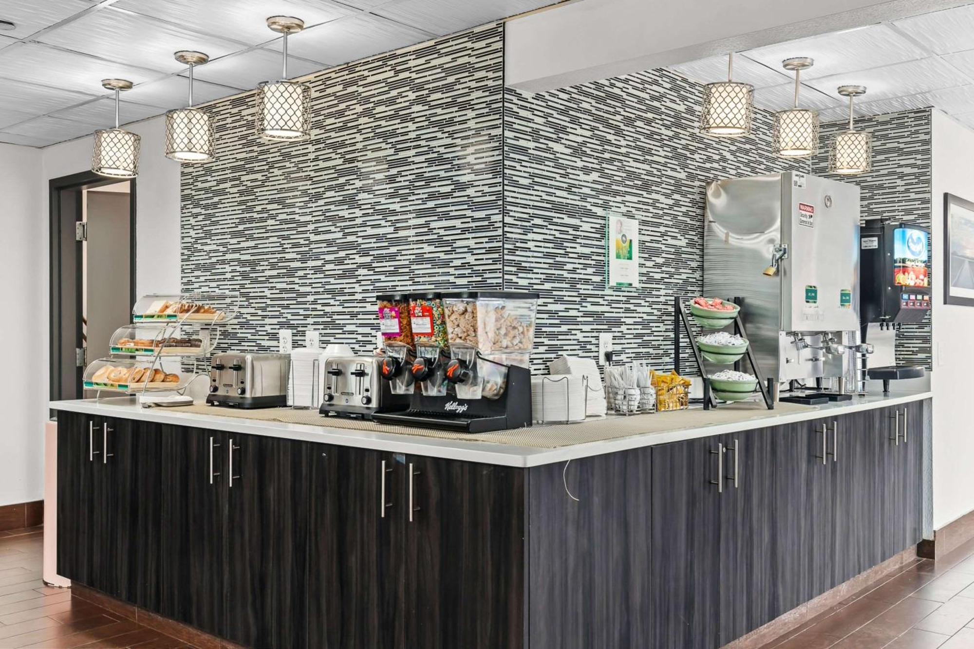 Quality Inn & Suites Mall Of America - Msp Airport Μπλούμινγκτον Εξωτερικό φωτογραφία