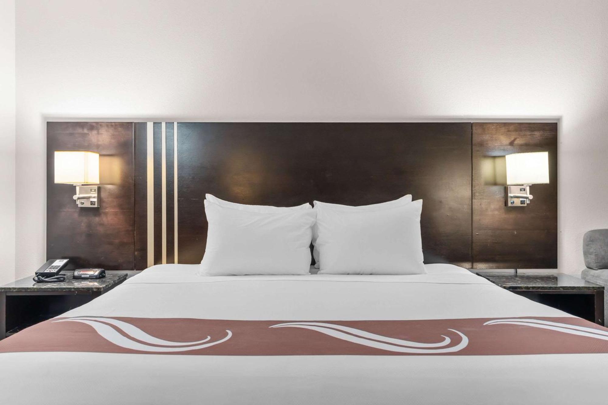 Quality Inn & Suites Mall Of America - Msp Airport Μπλούμινγκτον Εξωτερικό φωτογραφία