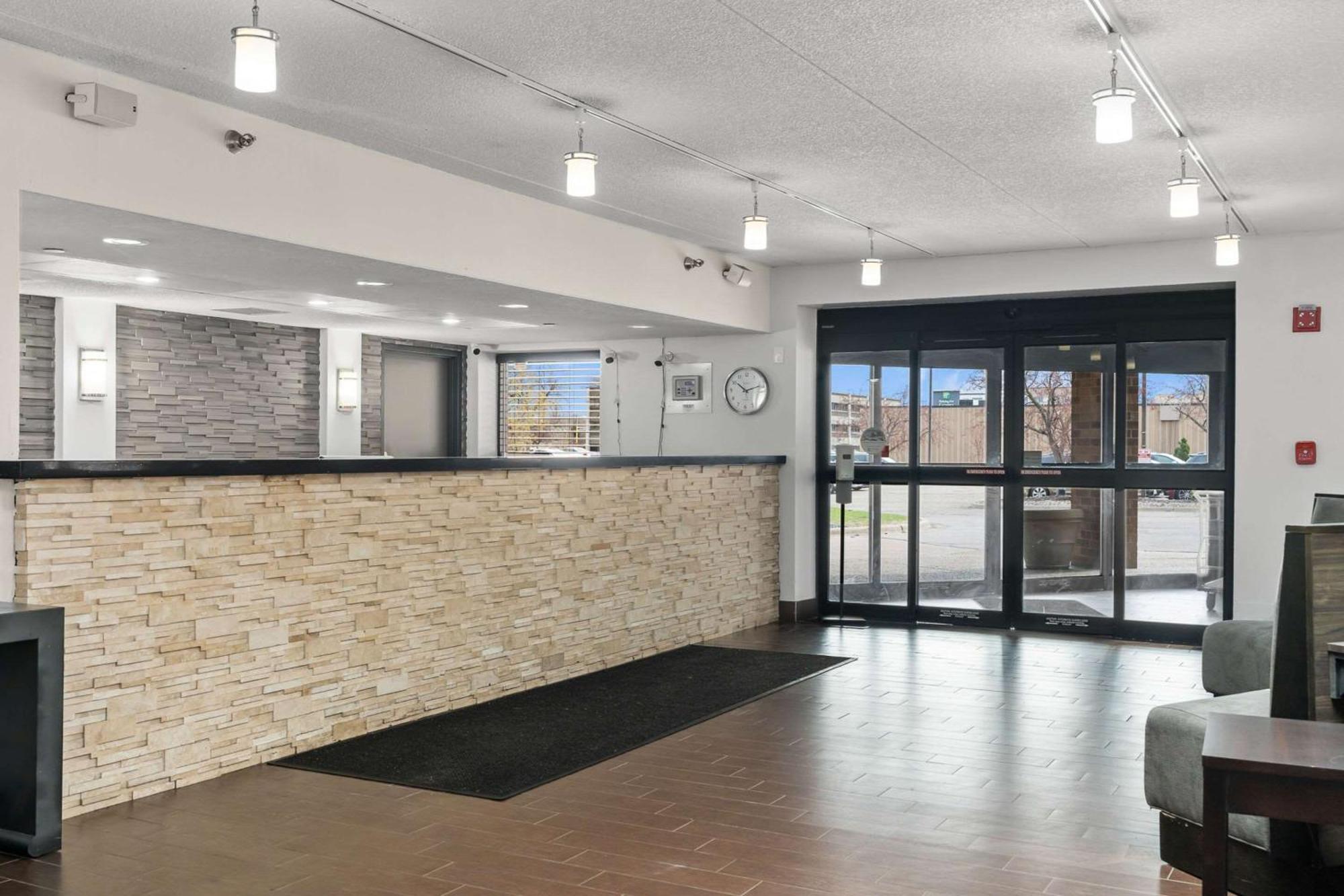 Quality Inn & Suites Mall Of America - Msp Airport Μπλούμινγκτον Εξωτερικό φωτογραφία